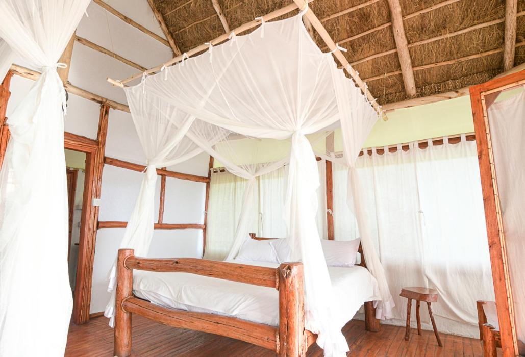 מלון קאססה Kazinga Wilderness Safari Camp מראה חיצוני תמונה