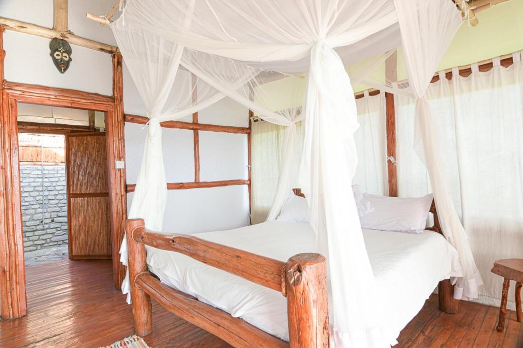 מלון קאססה Kazinga Wilderness Safari Camp מראה חיצוני תמונה