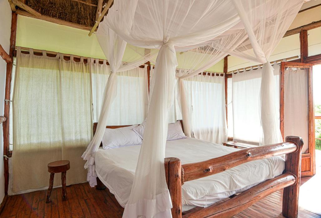 מלון קאססה Kazinga Wilderness Safari Camp מראה חיצוני תמונה