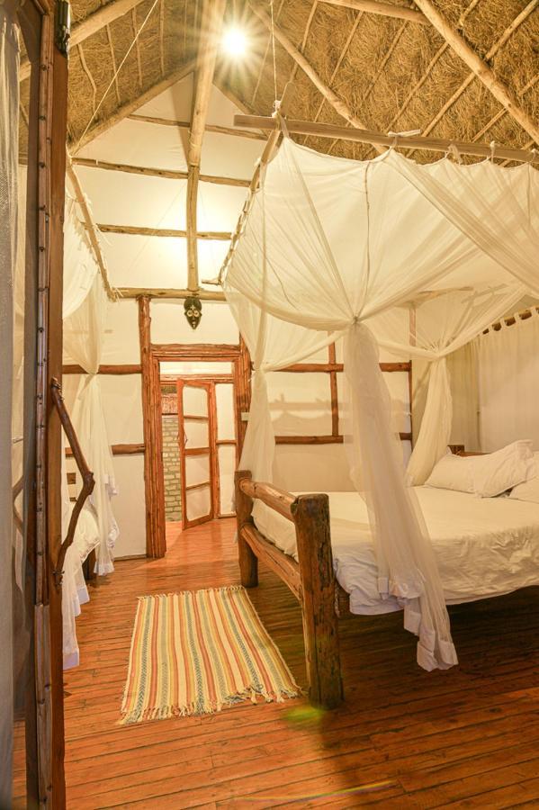 מלון קאססה Kazinga Wilderness Safari Camp מראה חיצוני תמונה