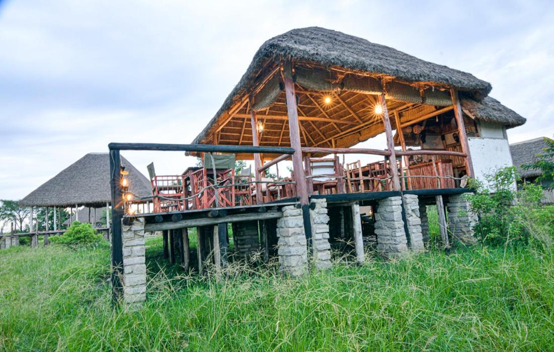 מלון קאססה Kazinga Wilderness Safari Camp מראה חיצוני תמונה