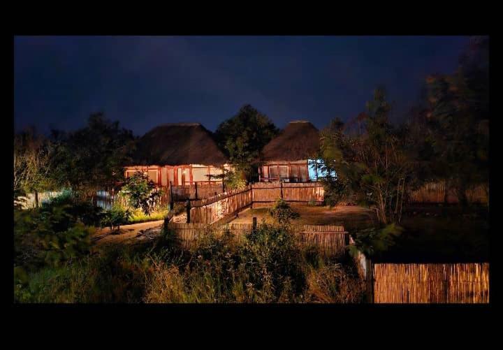 מלון קאססה Kazinga Wilderness Safari Camp מראה חיצוני תמונה